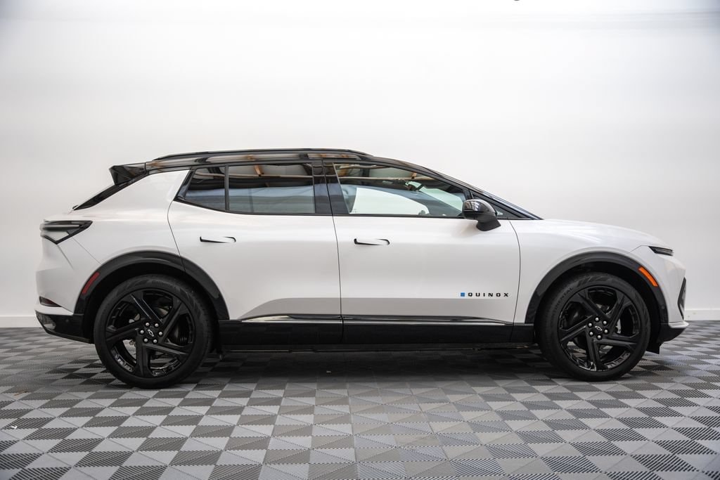 Used 2025 Chevrolet Equinox EV RS SUV