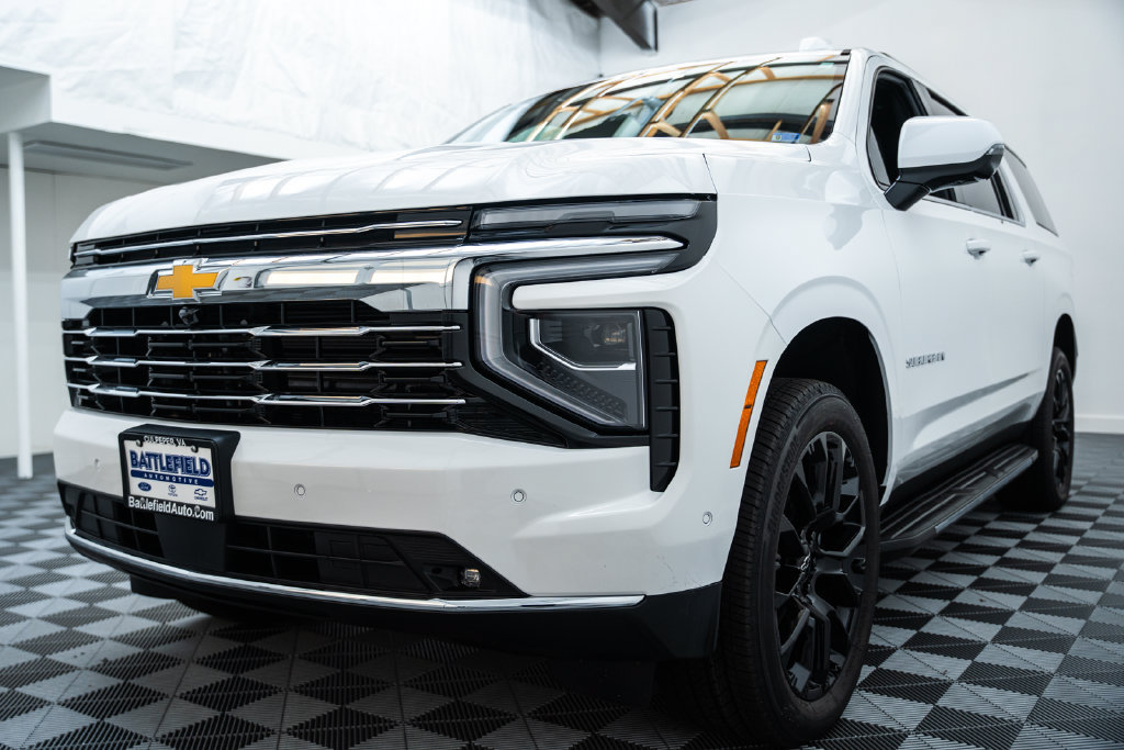 New 2026 Chevrolet Suburban LT SUV