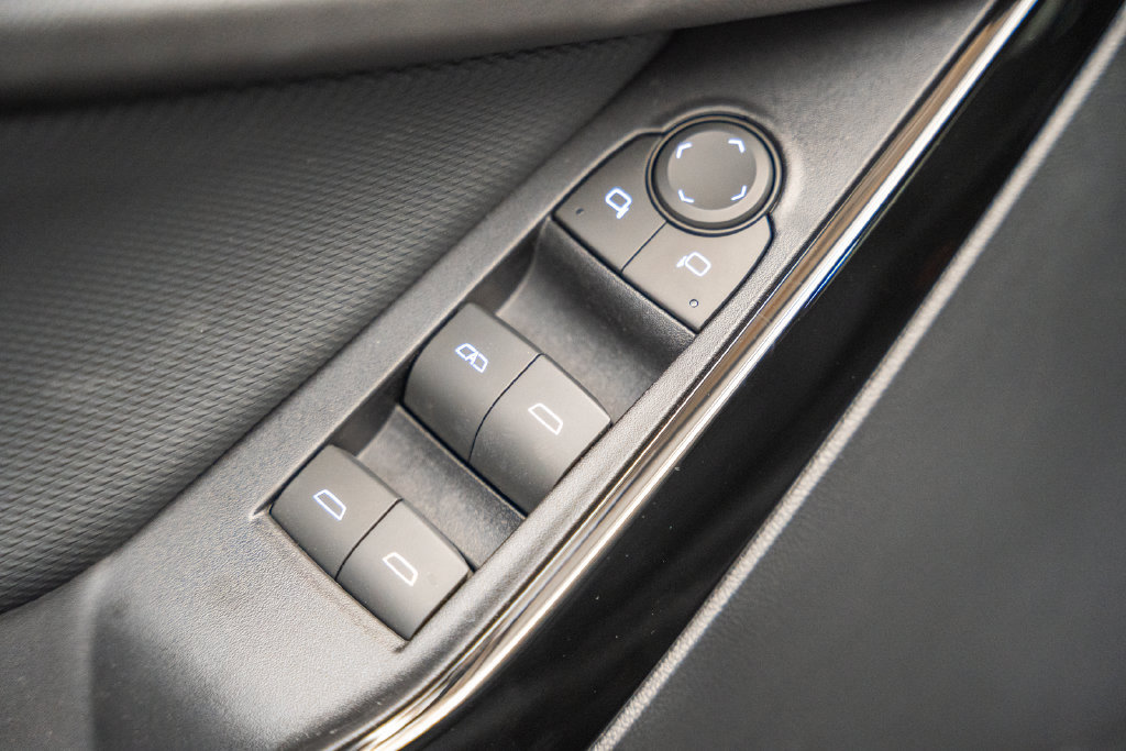 2027 Chevrolet Equinox LT - Photo 46