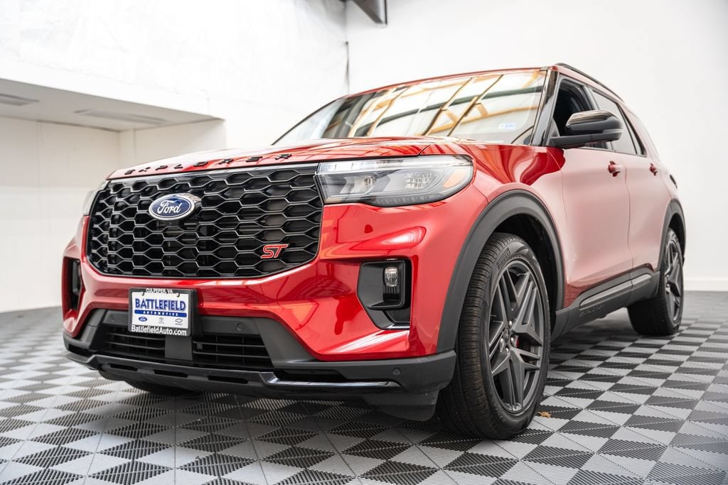 Used 2025 Ford Explorer ST SUV