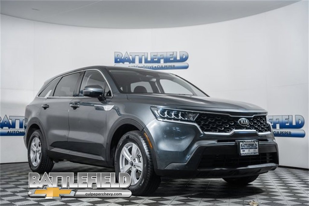 2021 Kia Sorento LX's photo