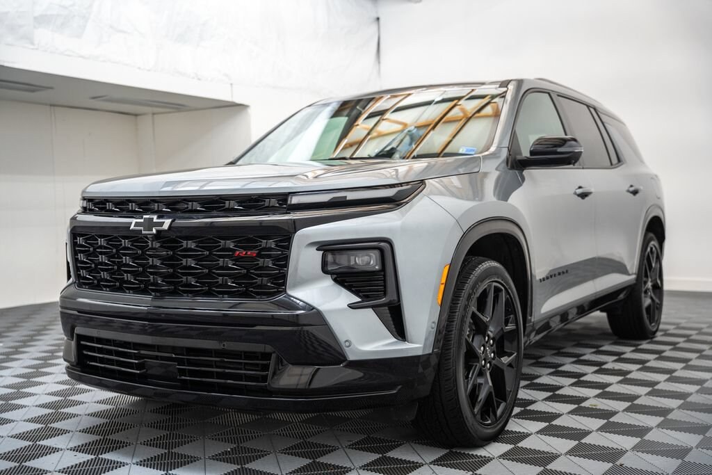Used 2024 Chevrolet Traverse RS SUV