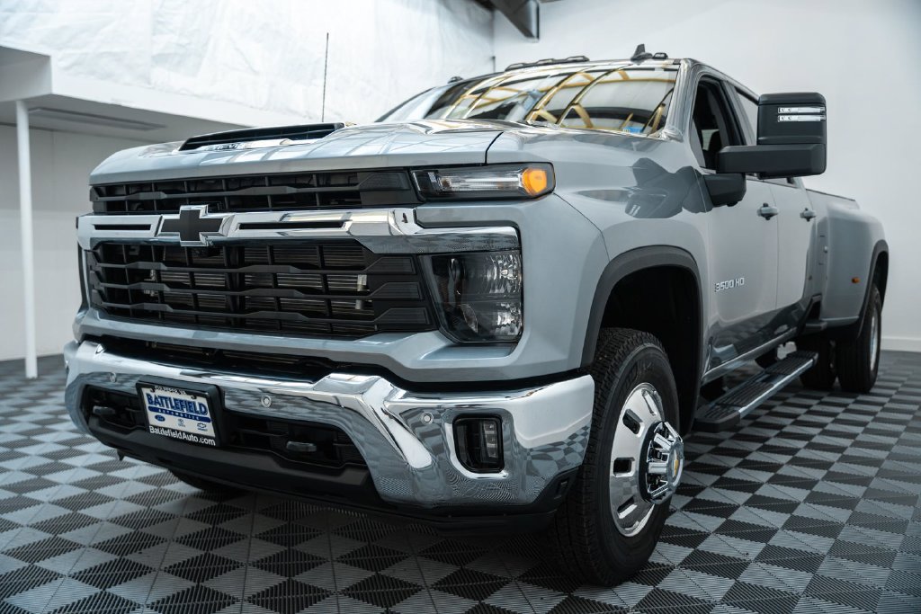 New 2026 Chevrolet Silverado 3500 HD LT DRW Truck