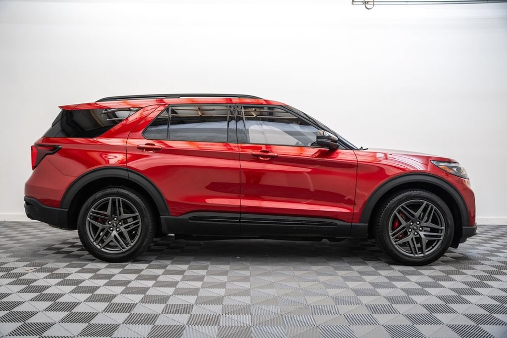 Used 2025 Ford Explorer ST SUV