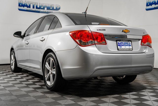 2012 Chevrolet Cruze photo 2
