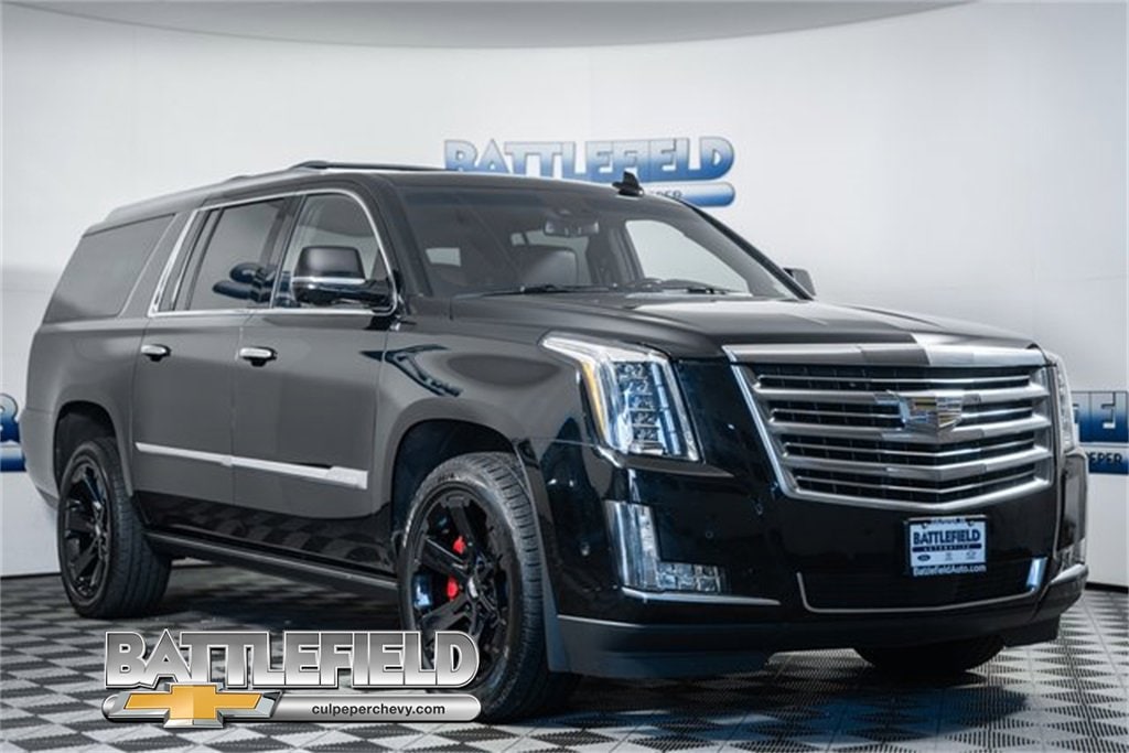 2018 Cadillac Escalade ESV Platinum's photo