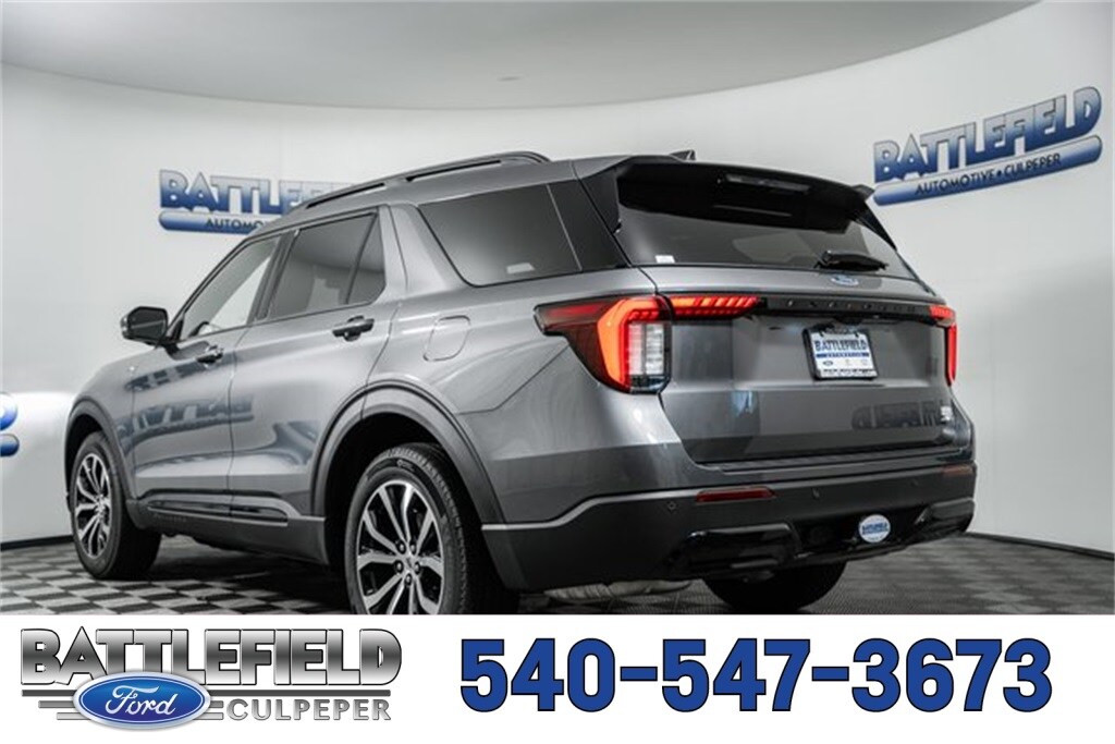 2025 Ford Explorer ST-Line photo 3