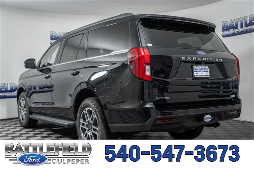 2025 Ford Expedition photo 4