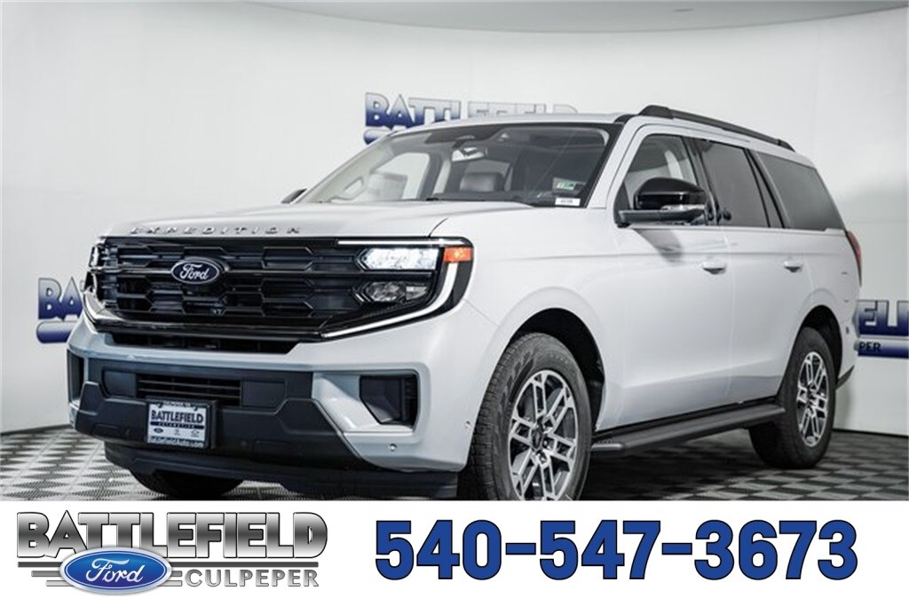 2025 Ford Expedition photo 3