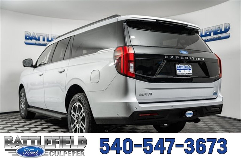 2025 Ford Expedition MAX photo 4