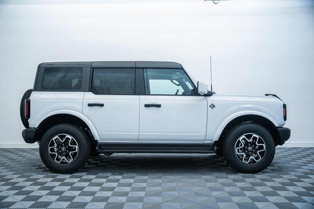 New 2026 Ford Bronco Outer Banks SUV