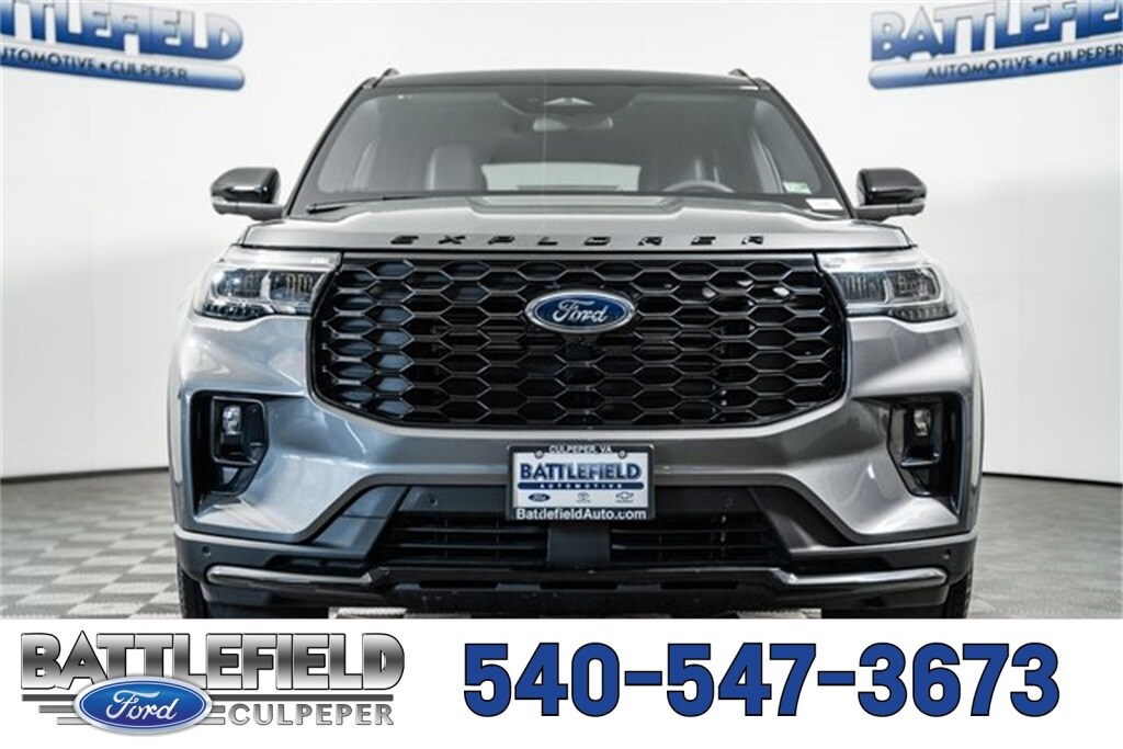 2025 Ford Explorer ST-Line photo 2