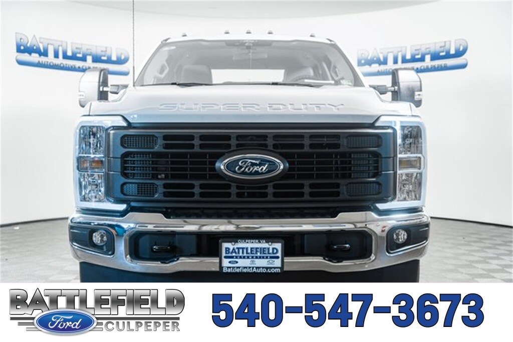 2025 Ford F-250 photo 2