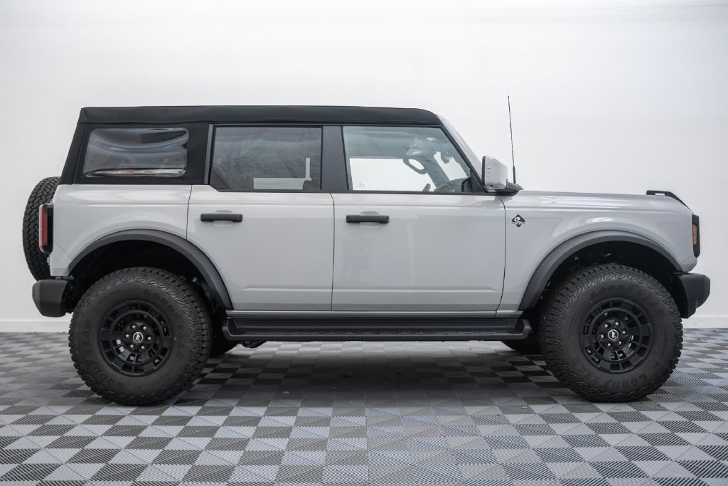 New 2026 Ford Bronco Outer Banks SUV