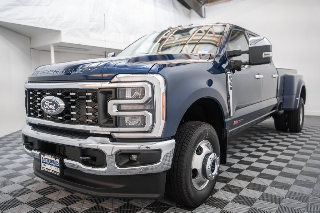 New 2027 Ford F-350 Lariat Truck