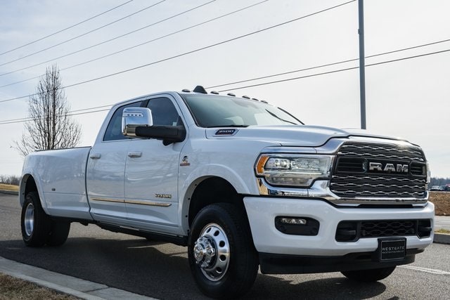 2023 RAM Ram 3500 Pickup Limited's photo