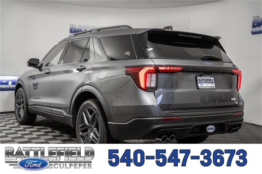 2025 Ford Explorer ST photo 3