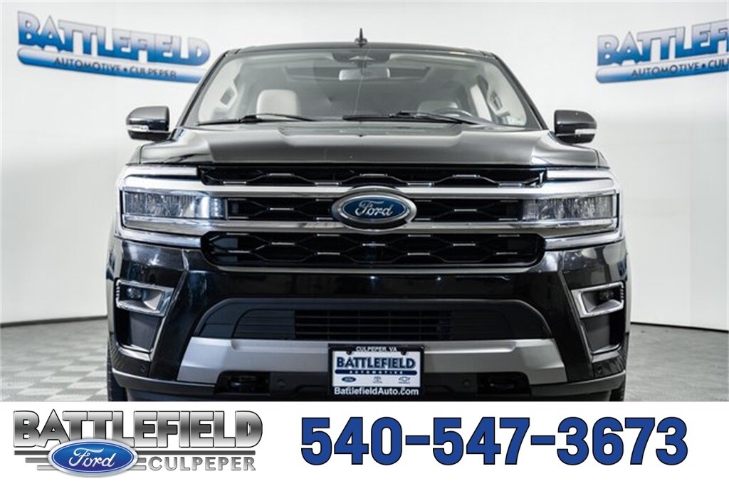 2023 Ford Expedition MAX Limited photo 2