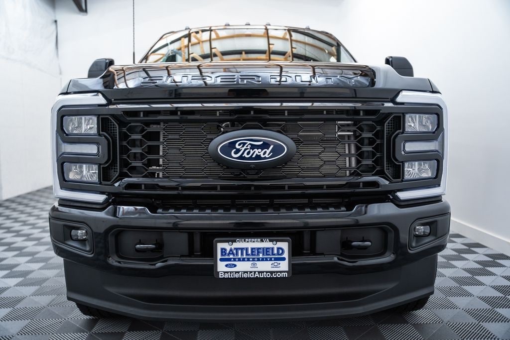 New 2027 Ford F-250 Lariat Truck