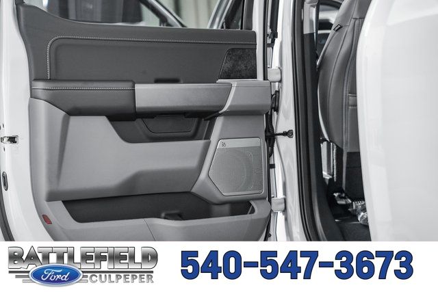 2025 Ford F-150 Lightning Flash - Photo 36
