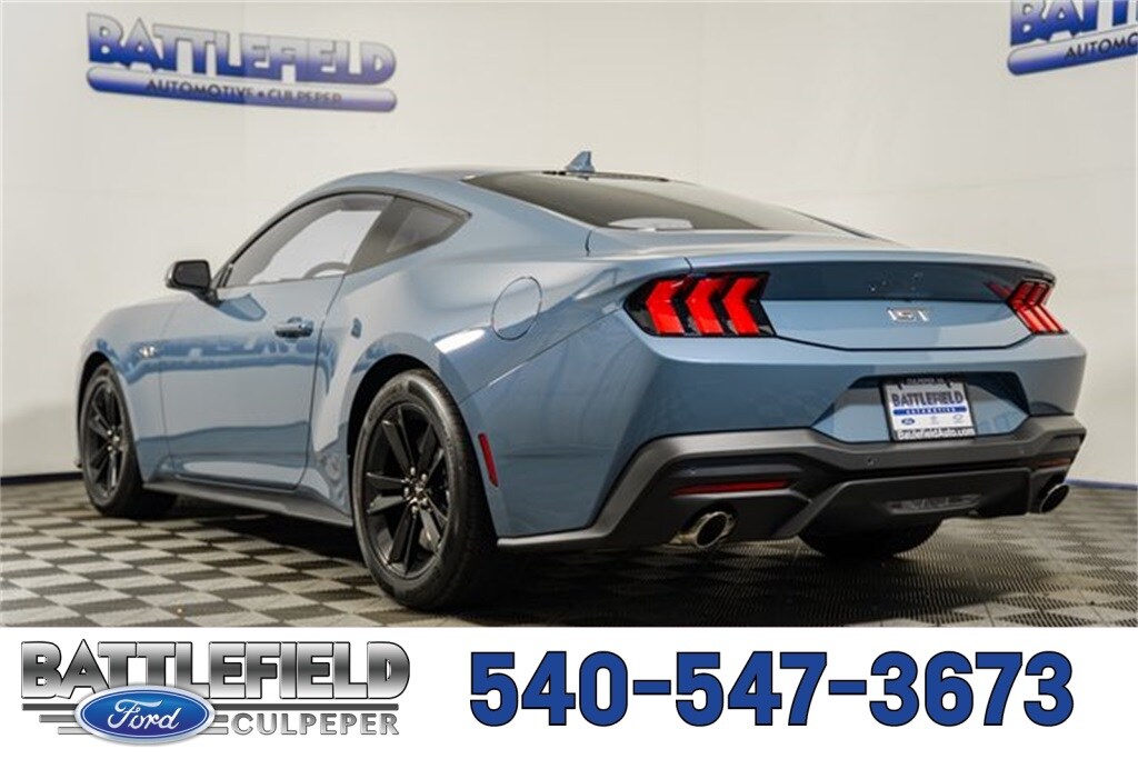 2025 Ford Mustang GT photo 4