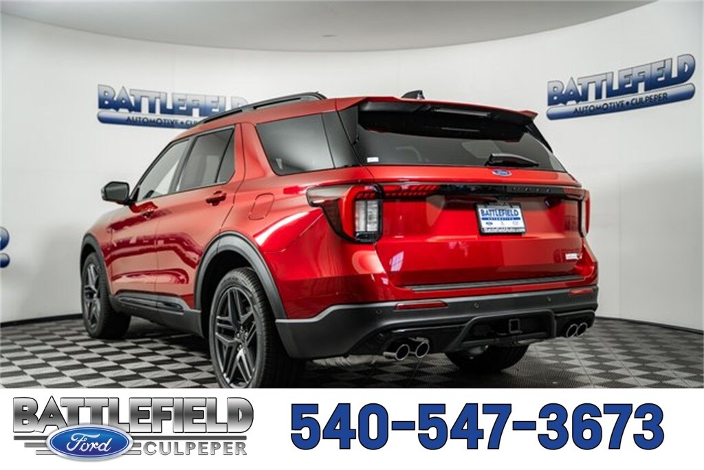 2025 Ford Explorer ST photo 4