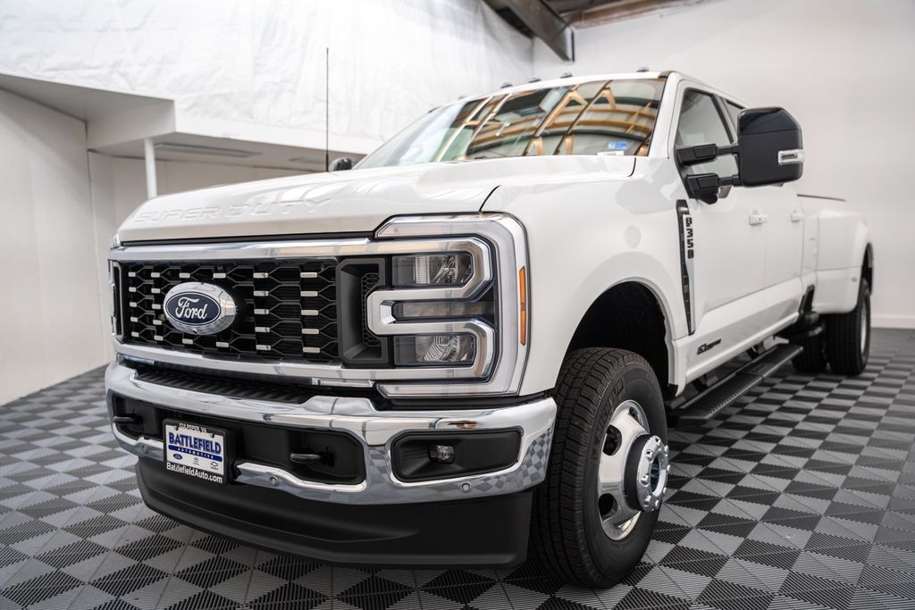 New 2026 Ford F-350 Lariat Truck