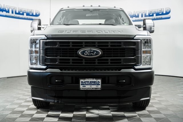 2025 Ford F-250 photo 2