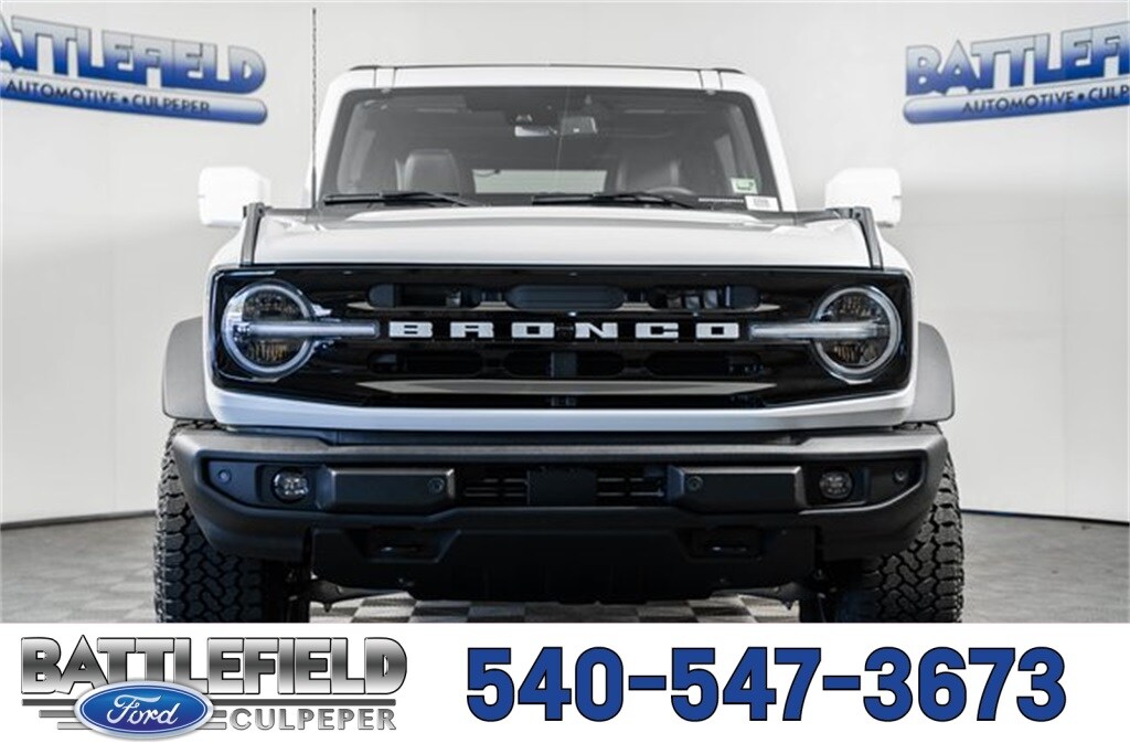 2025 Ford Bronco Outer Banks photo 2