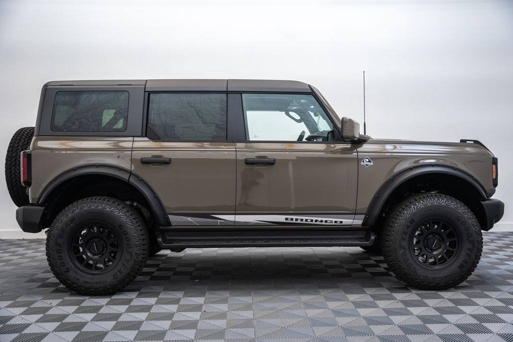 New 2026 Ford Bronco Outer Banks SUV
