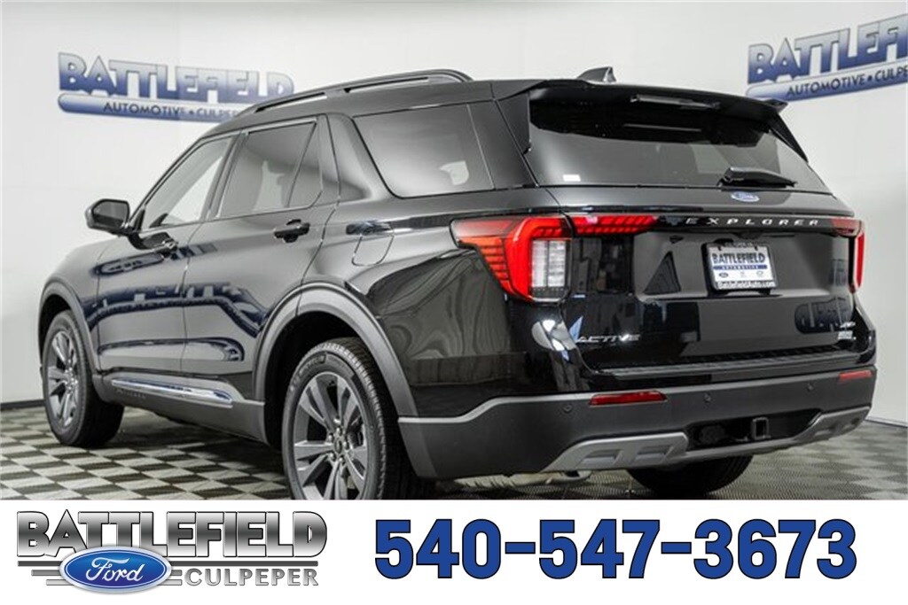 2025 Ford Explorer photo 4