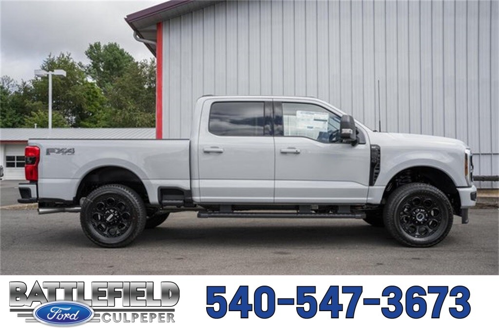 2026 Ford F-350 XLT photo 3
