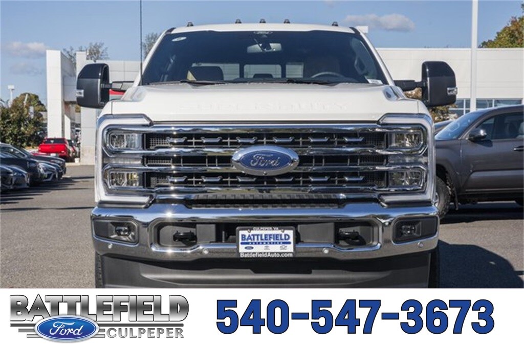 2026 Ford F-350 Lariat photo 2