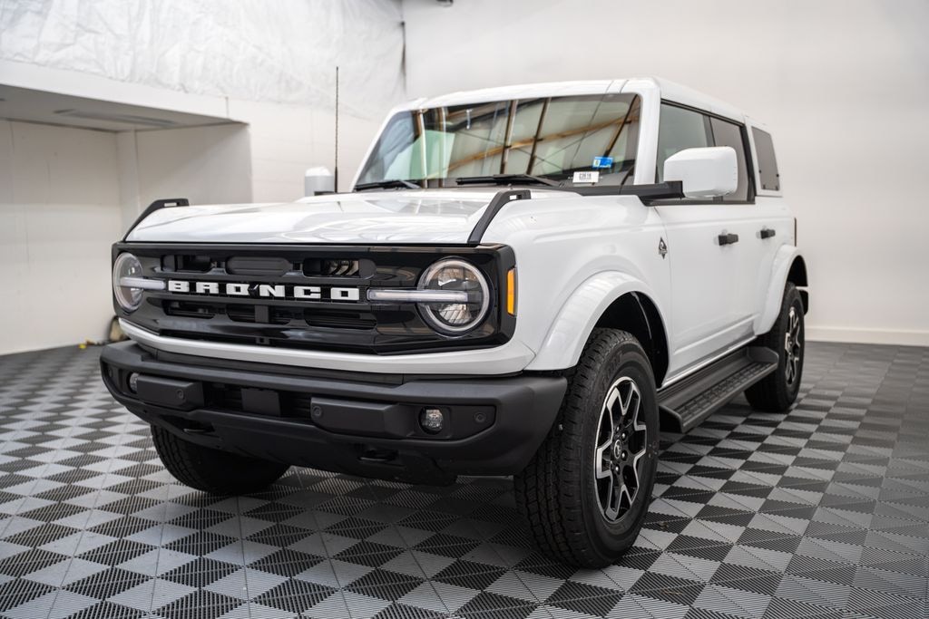 New 2026 Ford Bronco Outer Banks SUV