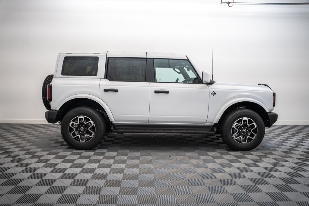 New 2026 Ford Bronco Outer Banks SUV