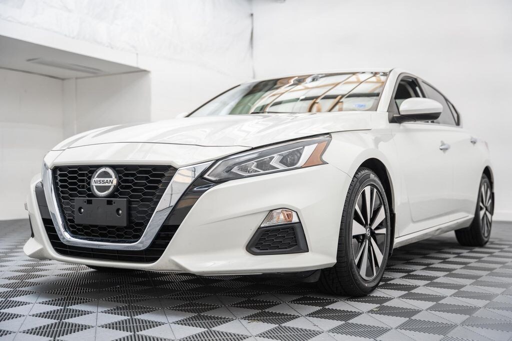 Used 2022 Nissan Altima 2.5 SV Sedan