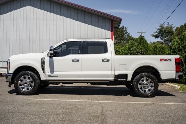 2023 Ford F-250 Lariat photo 3
