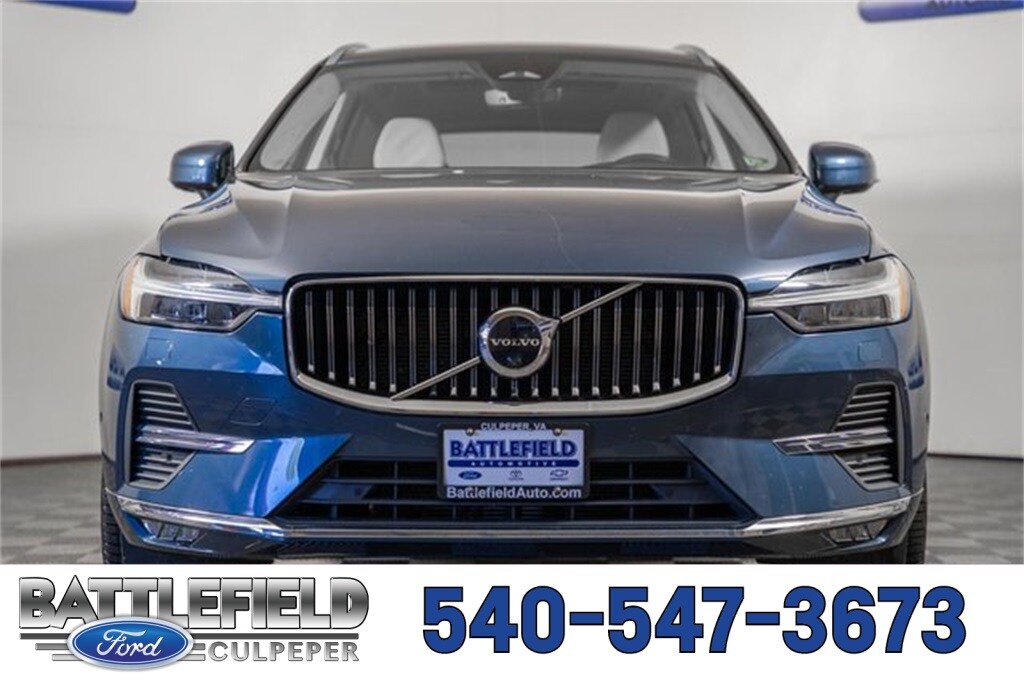 2023 Volvo XC60 B5 Plus photo 2