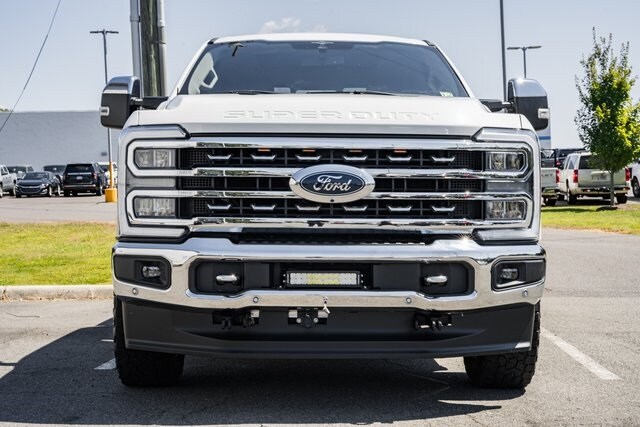 2023 Ford F-250 Lariat photo 2