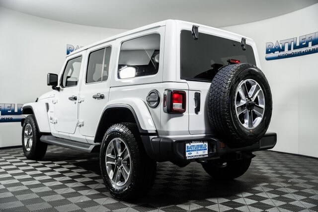 2022 Jeep Wrangler Unlimited Sahara photo 4