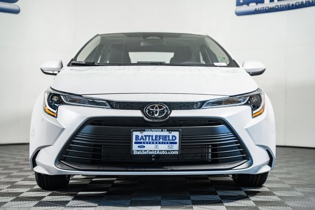 2026 Toyota Corolla LE photo 2