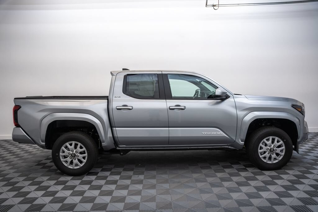 New 2026 Toyota Tacoma SR5 4X4 DOUBLE CAB