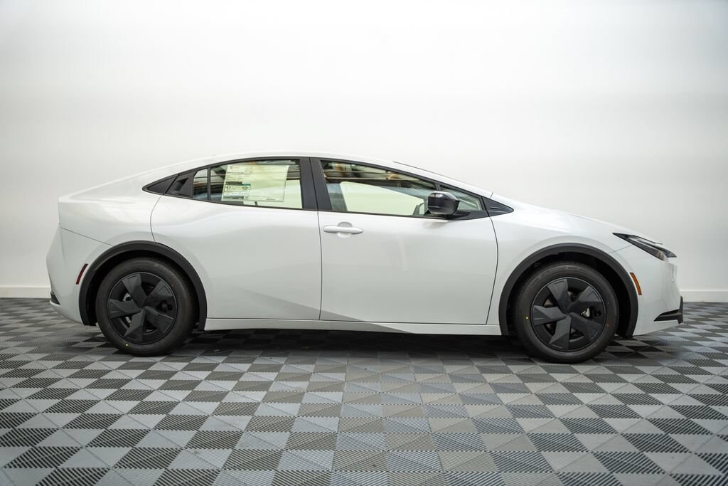 New 2026 Toyota Prius LE LE