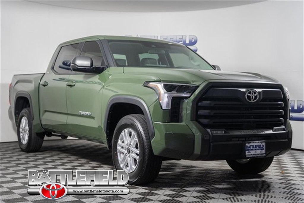 2023 Toyota Tundra SR5's photo