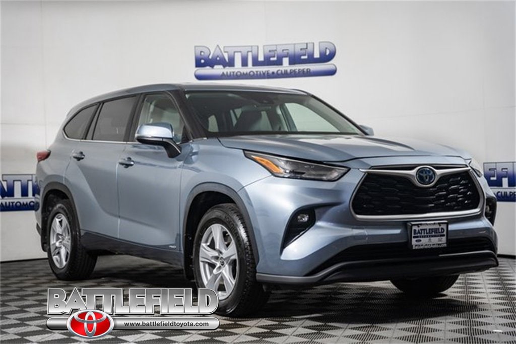 2023 Toyota Highlander LE's photo