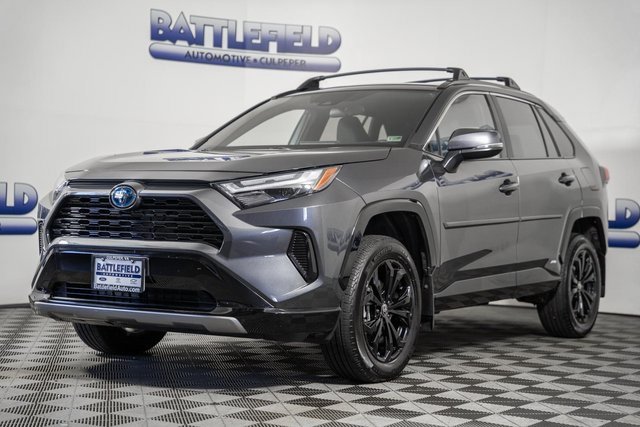 2024 Toyota RAV4 Hybrid SE photo 3