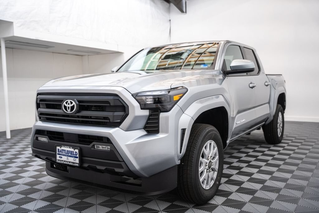New 2026 Toyota Tacoma SR5 4X4 DOUBLE CAB