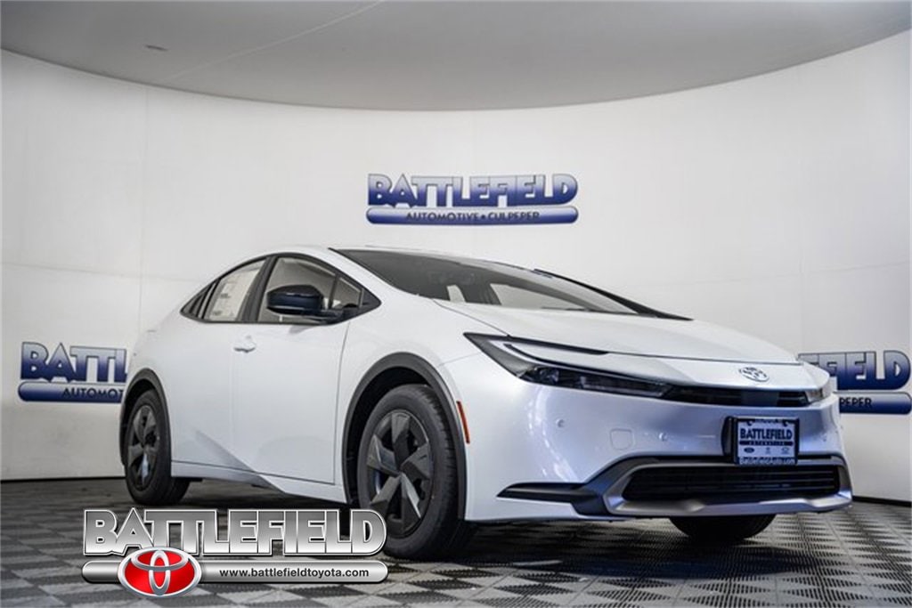 2026 Toyota Prius SE's photo