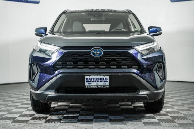 2023 Toyota RAV4 Hybrid XLE photo 2