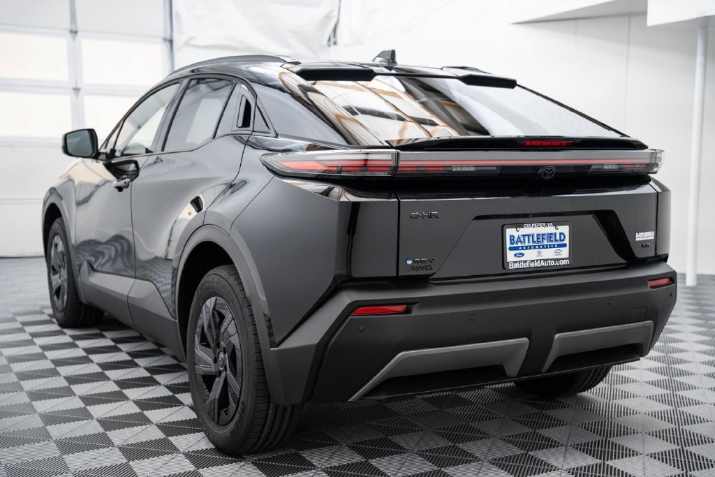 2026 Toyota C-HR SE - Photo 6